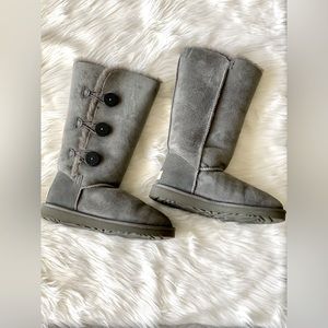 UGG Bailey Button Triplet II Grey Boots